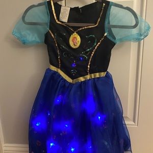 Lights up & sings Frozen Princess Anna costume